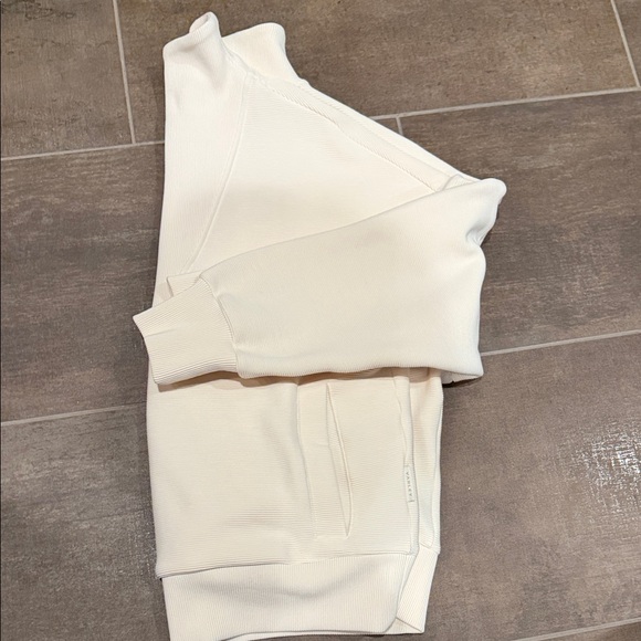 Varley Cream Half-Zip Sweatshirt - Picture 5 of 5